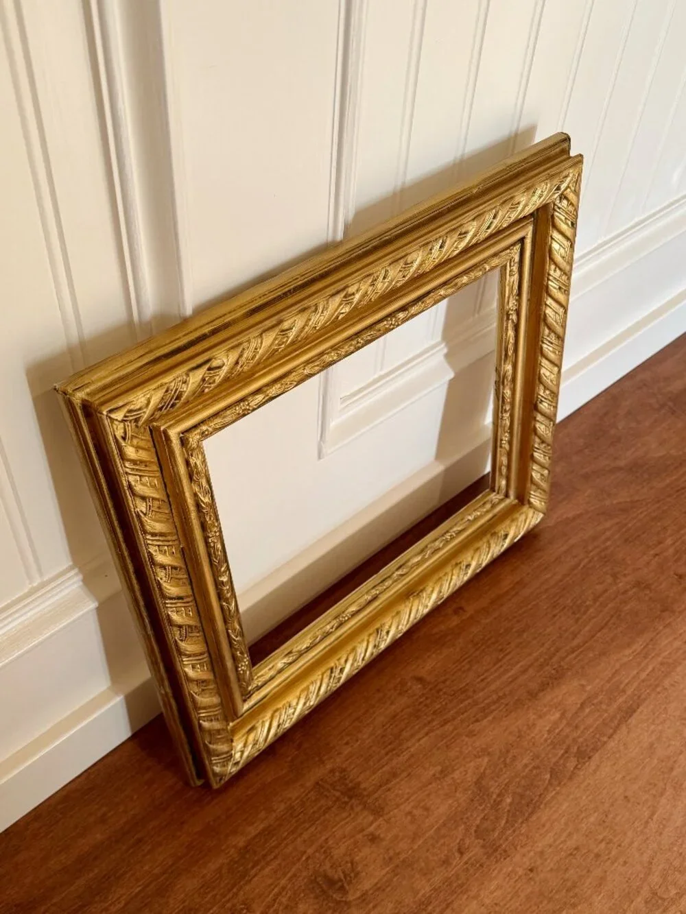 Ornate Gold Wood Picture Frame – Fits 8x10